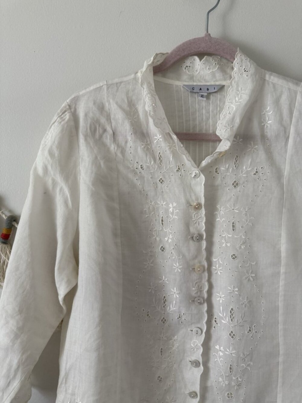 Vintage Cabi 100% Linen Eyelet Embroidered Button Down Top Delicate Cottage XL - Picture 5 of 11